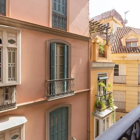 Apartamento Nino De Guevara's Andalusian Charm: The Essence Of City Center Málaga