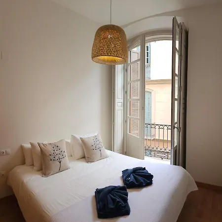 Apartamento Nino De Guevara's Andalusian Charm: The Essence Of City Center